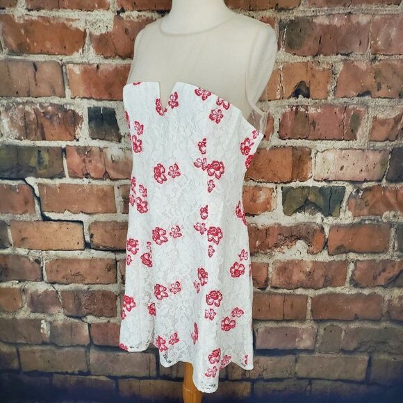 NWT BB DAKOTA NEW RSVP Flavia Floral Fit & Flare Dress 10 - Picture 4 of 7